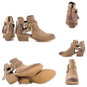 Perfect for summer! Steve Madden cut out booties