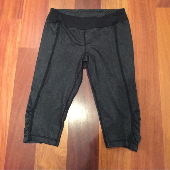 ✨SOLD✨Lululemon running crop