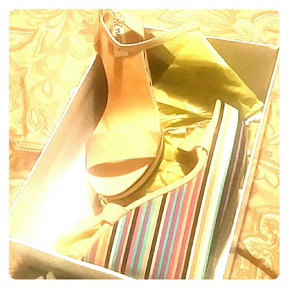 Nude/multi color wedges