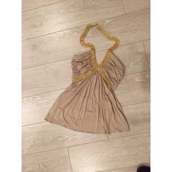 Tan Sky Luxury top size small with gold chain.