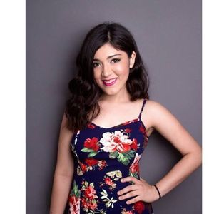 Meet your Posher, Adriela