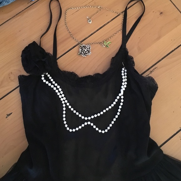 Black dress - Picture 3 of 4