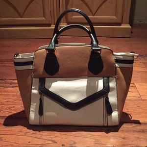 Apt. 9 Lenox Wing Tote