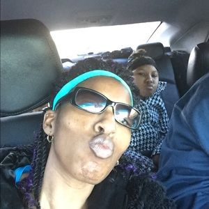 Meet your Posher, Kanitra