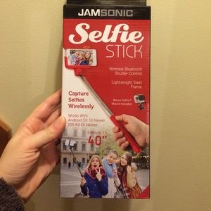 Selfie Stick- Wireless Control & Go Pro Mount
