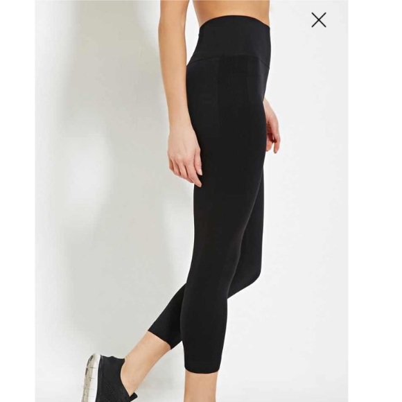NWOT Active Seamless Capri Leggings