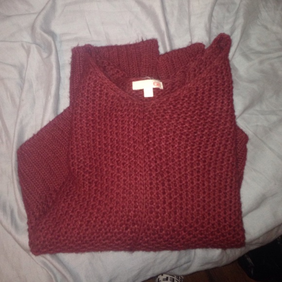 Maroon sweater