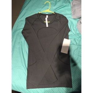 ‼️SOLD‼️Lululemon Swiftly Tech Ls Crew Stripe