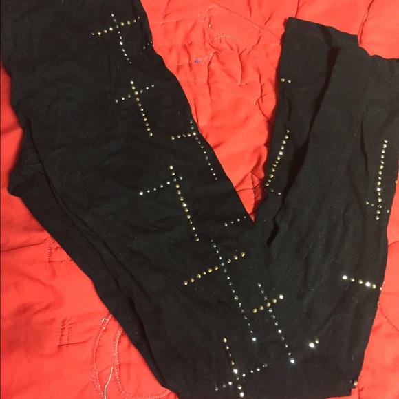 cross leggings