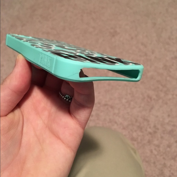 iPhone 5/5s Victoria Secret PiNK case. - Picture 4 of 4