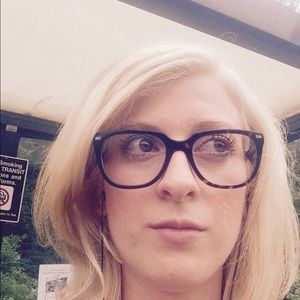 Meet your Posher, Dana