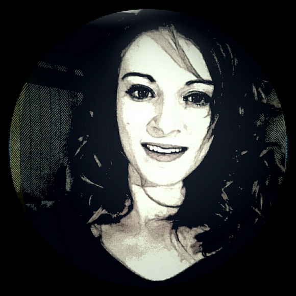 Meet your Posher, Haylie - Picture 1 of 1