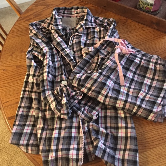 Victoria's Secret pajama set! Super cute size xs!