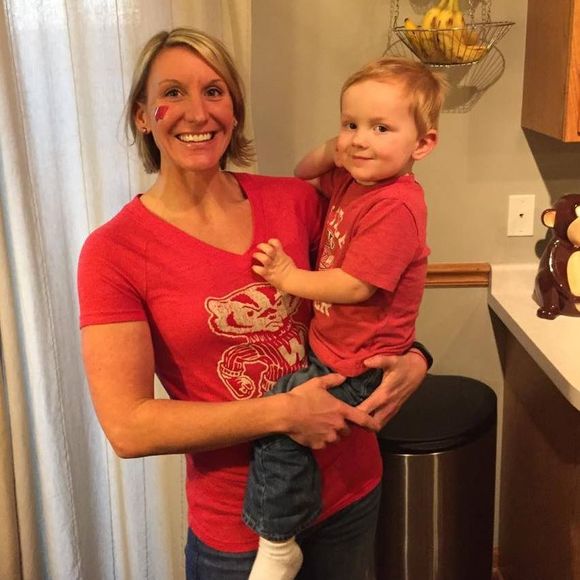 Meet your Posher, Nicole - Picture 1 of 1