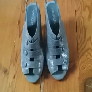 Dove Gray Slingback Heels