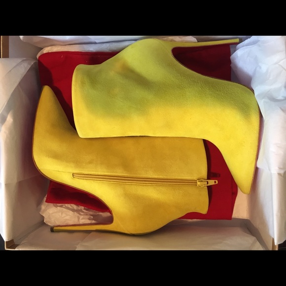 Christian Louboutin So Kate Booty 120 Suede
