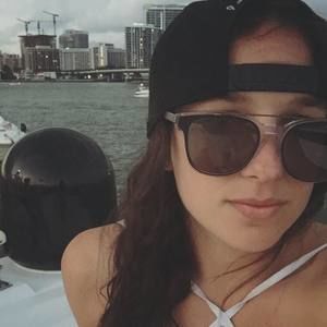 Meet your Posher, Molly