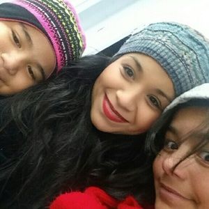 Meet your Posher, Elvia