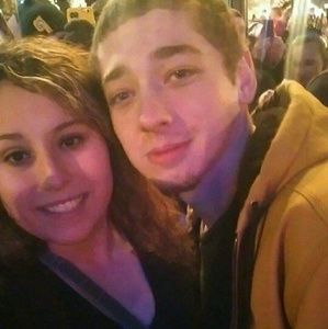 Meet your Posher, Chloe