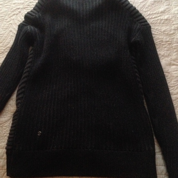 Embrace hoodie🚫 - Picture 3 of 4