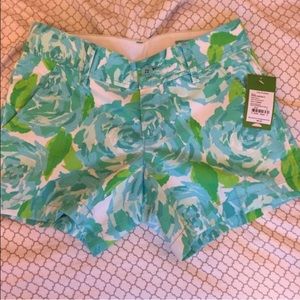 Lilly Pulitzer 5 inch First impression shorts