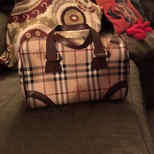 Burberry purse