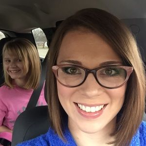 Meet your Posher, Kayla