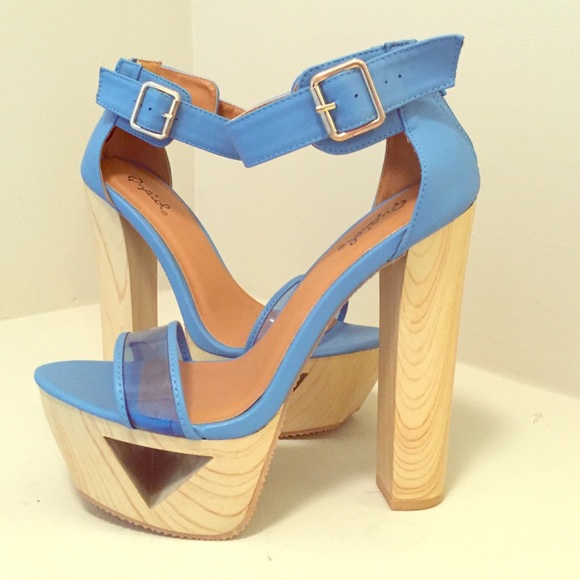 NEW! Never worn Light blue wood platform heels
