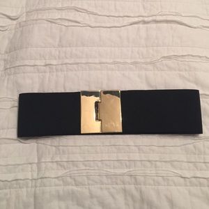 Black elastic belt with gold clasp