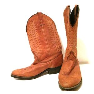 Tan Cowgirl/Cowboy Boots