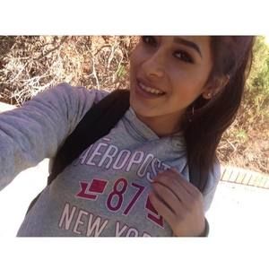 Meet your Posher, Beatriz