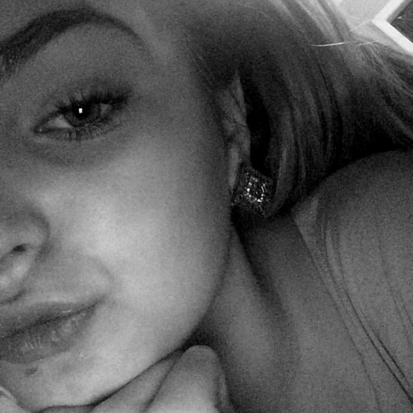 Meet your Posher, Abbie