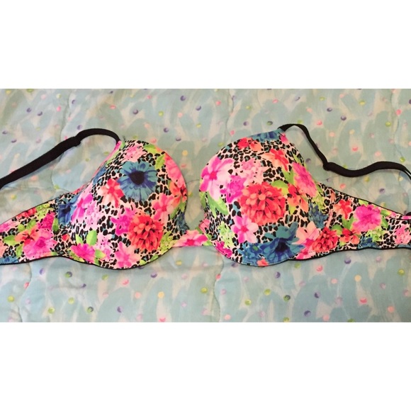 VS Pink Wear Everywhere Lightly Lined Bra