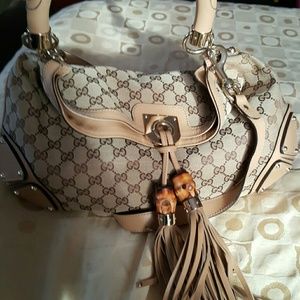 Authentic Gucci hobo style Gucci Authentic Gucci hobo style Gucci