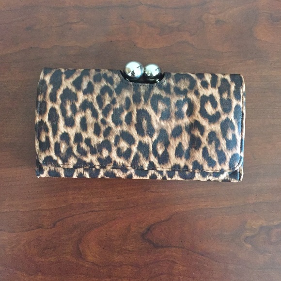 Women's clutch