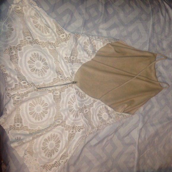 🚫🚫SOLD ON MERCARI🚫🚫 - Picture 2 of 4