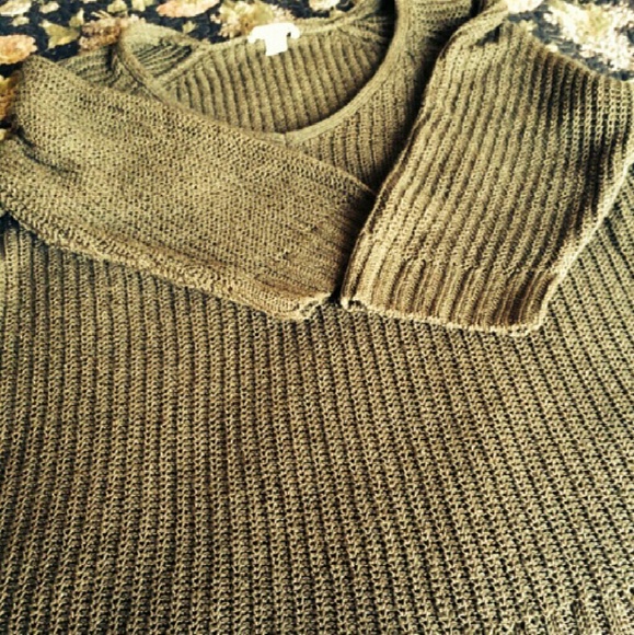 Light Weight V Neck Coldwater Creek Sweater - Picture 1 of 3