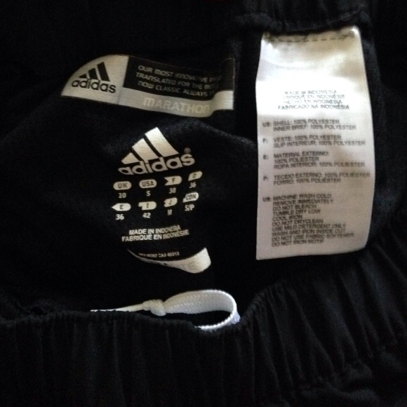 Adidas short running pant. - Picture 3 of 4