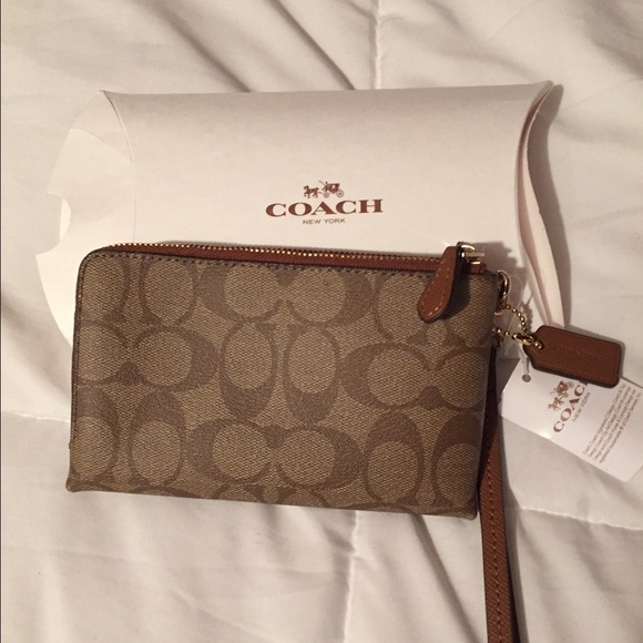 Coach wristlet brand new