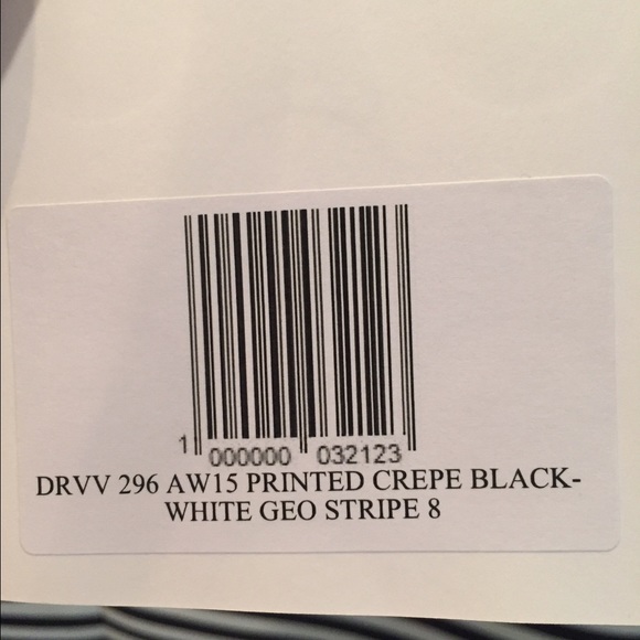 NWT: Victoria Beckham black and white geo dress - Picture 4 of 4