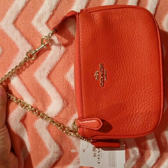 NWT Coach pebble leather wristlet