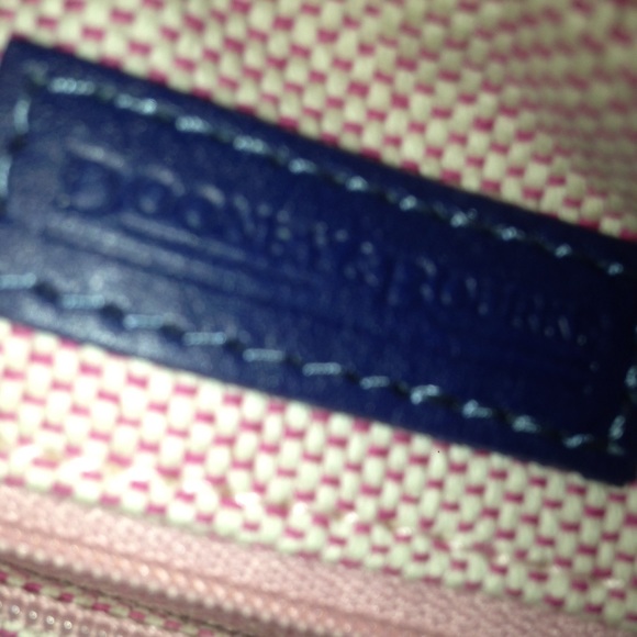 Dooney & Burke cross body bag - Picture 2 of 3