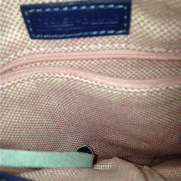 Dooney & Burke cross body bag - Picture 3 of 3