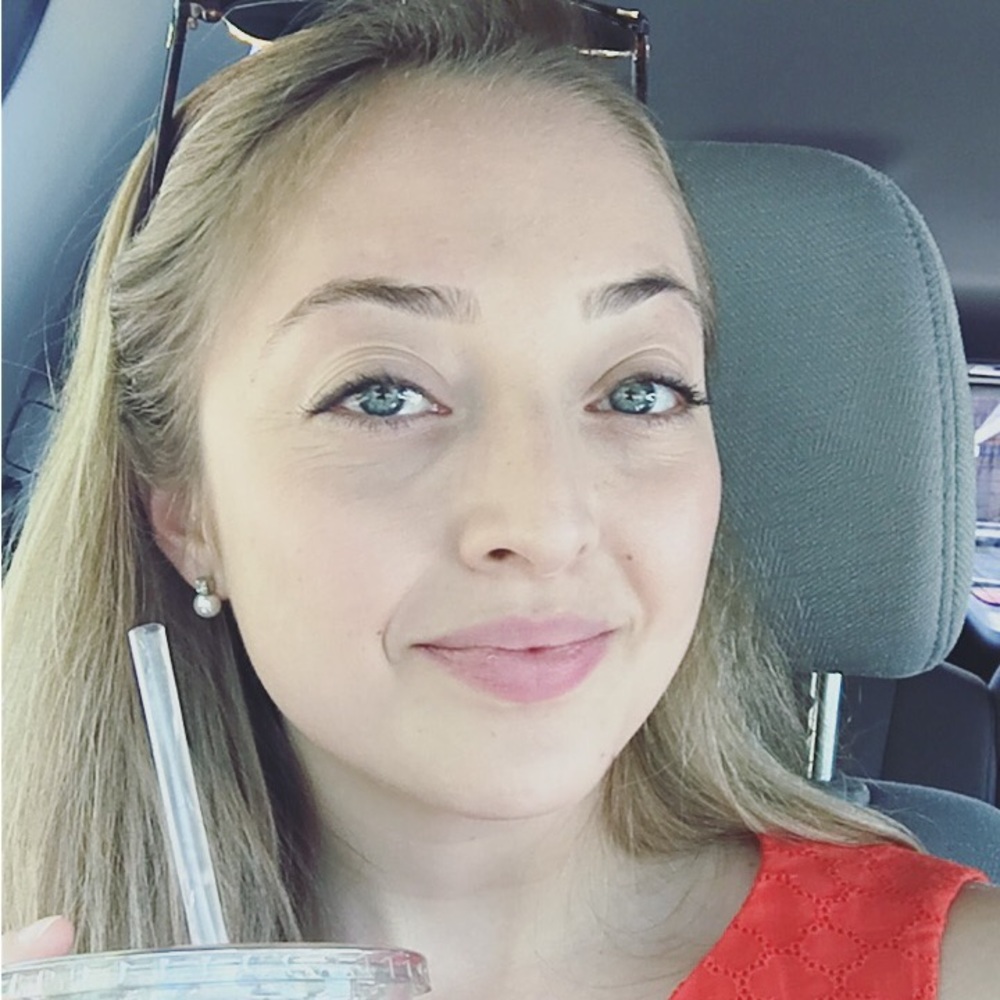Meet your Posher, Esra