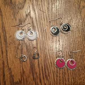 4 pairs of earrings