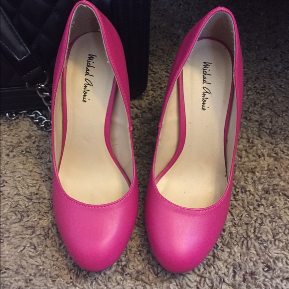 *sale for today* Michael Antonio hot pink pumps!