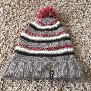 Pom-Pom Roxy Beanie