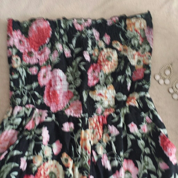 DONATED* Clearout🌞 Floral Romper - Picture 3 of 3