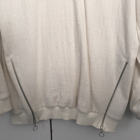 Off-white top - Picture 3 of 4