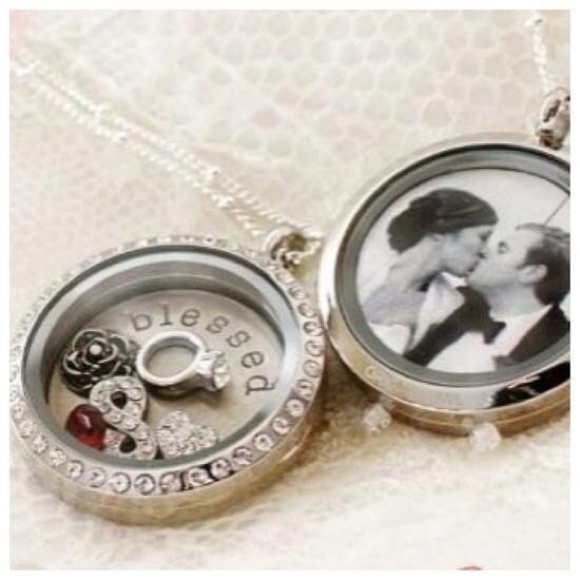 Bridal Party Lockets (Bride gets free locket)